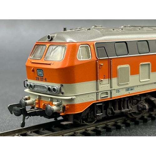 142 - Two HO gauge boxed Fleischmann Locomotives - both Tested Runners
(900g)
Fleischmann 4329 Class BR 14... 