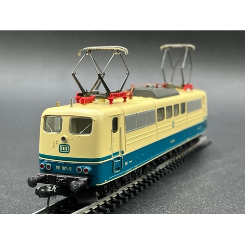 143 - Two HO gauge boxed Fleischmann Locomotives - both Tested Runners
(1000g)
Fleischmann 4381 Class BR 1... 