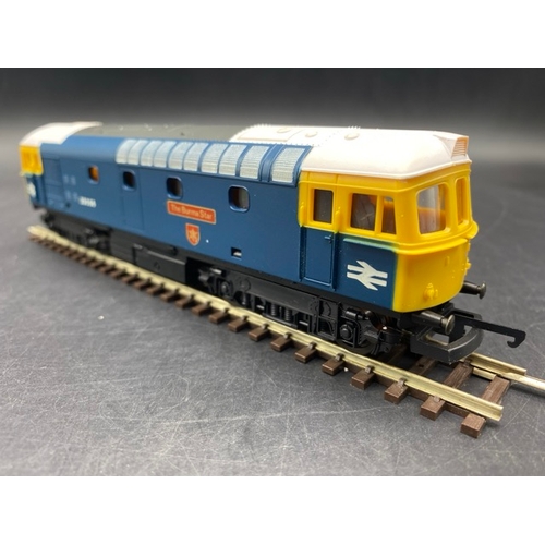 357 - Three Boxed Lima Diesel Locomotives - Tested Runners
(1300g)
Lima L205114c Class 33 33027 'Earl Moun... 