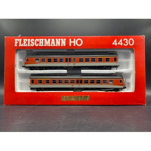 145 - Fleischmann 4430 Class BR 614 2-Car DMU of the DB - Tested Runner
(800g)
Nos: 614 044-6, 614-038-8
T... 