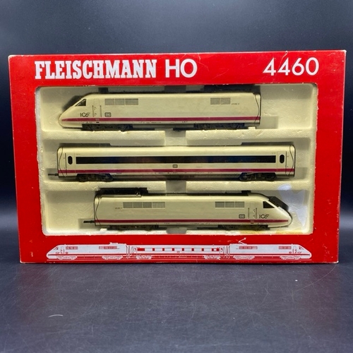 146 - Fleischmann 4460 DB ICE 3-Car Pack - Tested Runners
(1100g)
Nos: 410 001-2, 810 001-8, 410 002-0