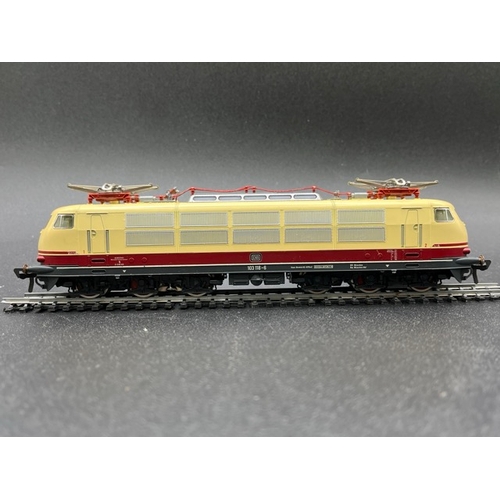 148 - Two HO gauge boxed Fleischmann Locomotives - both Tested Runners
(1100g)
Fleischmann 4375 Class BR 1... 