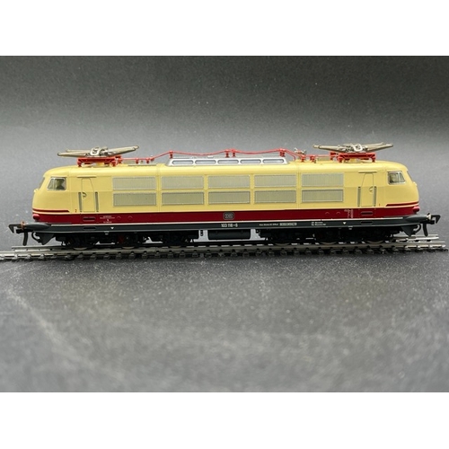 148 - Two HO gauge boxed Fleischmann Locomotives - both Tested Runners
(1100g)
Fleischmann 4375 Class BR 1... 