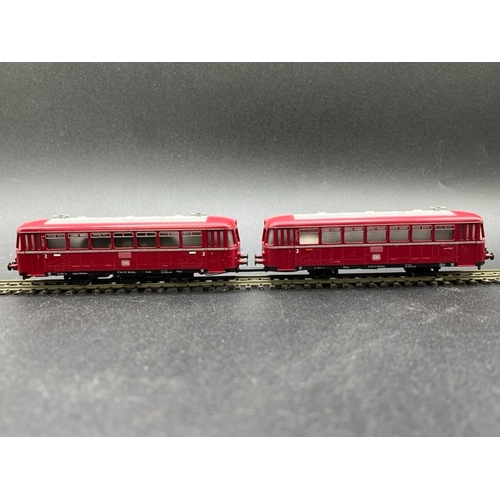 150 - Two HO gauge boxed Fleischmann 2 Car Rail-bus - One Tested Runner
(750g)
Fleischmann 1370-2 Class VT... 