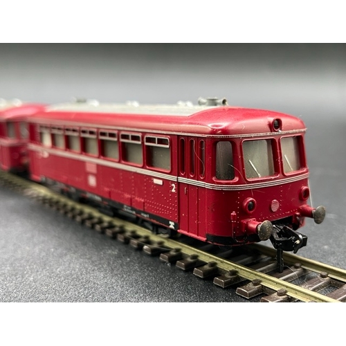 150 - Two HO gauge boxed Fleischmann 2 Car Rail-bus - One Tested Runner
(750g)
Fleischmann 1370-2 Class VT... 