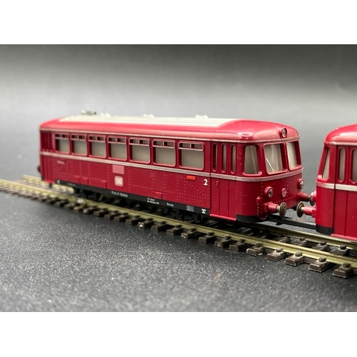 150 - Two HO gauge boxed Fleischmann 2 Car Rail-bus - One Tested Runner
(750g)
Fleischmann 1370-2 Class VT... 