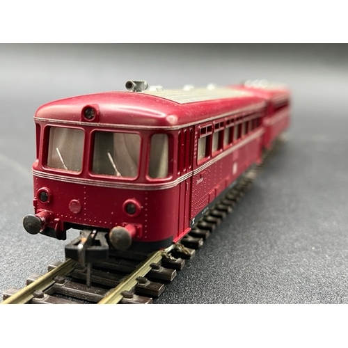 150 - Two HO gauge boxed Fleischmann 2 Car Rail-bus - One Tested Runner
(750g)
Fleischmann 1370-2 Class VT... 