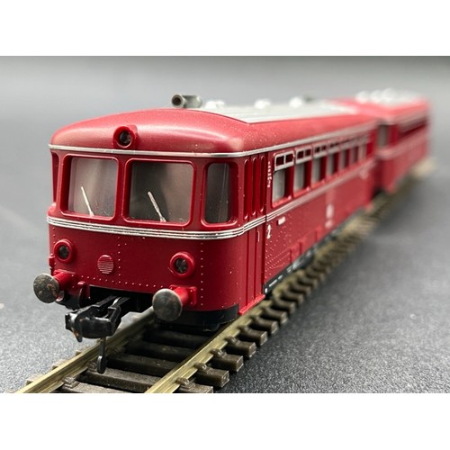 150 - Two HO gauge boxed Fleischmann 2 Car Rail-bus - One Tested Runner
(750g)
Fleischmann 1370-2 Class VT... 