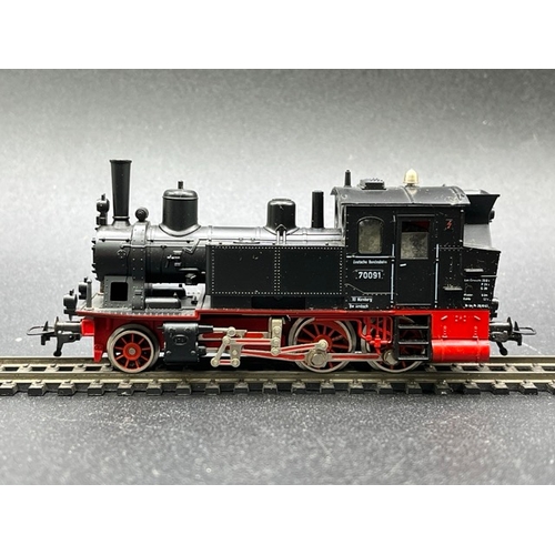 152 - Two HO gauge boxed Fleischmann Locomotives - one Tested Runner
(700g)
Fleischmann 4140 Class BR 24 4... 