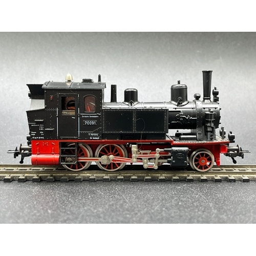 152 - Two HO gauge boxed Fleischmann Locomotives - one Tested Runner
(700g)
Fleischmann 4140 Class BR 24 4... 