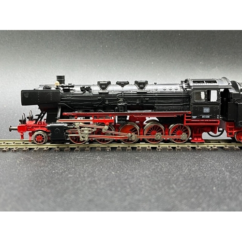 153 - Two HO gauge boxed Fleischmann Locomotives - one Tested Runner
(1200g)
Fleischmann 4175 Class BR 50 ... 