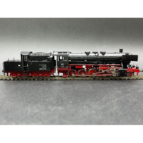 153 - Two HO gauge boxed Fleischmann Locomotives - one Tested Runner
(1200g)
Fleischmann 4175 Class BR 50 ... 