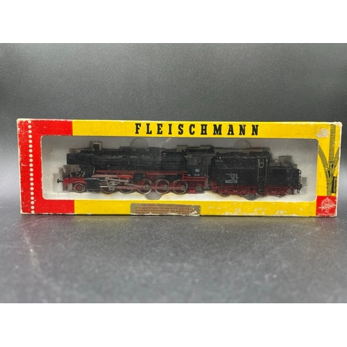 153 - Two HO gauge boxed Fleischmann Locomotives - one Tested Runner
(1200g)
Fleischmann 4175 Class BR 50 ... 