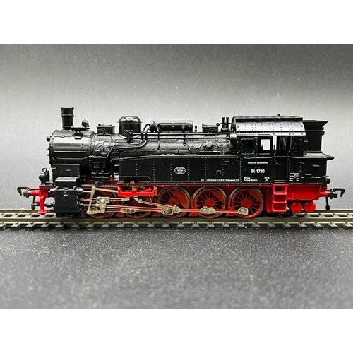 153 - Two HO gauge boxed Fleischmann Locomotives - one Tested Runner
(1200g)
Fleischmann 4175 Class BR 50 ... 