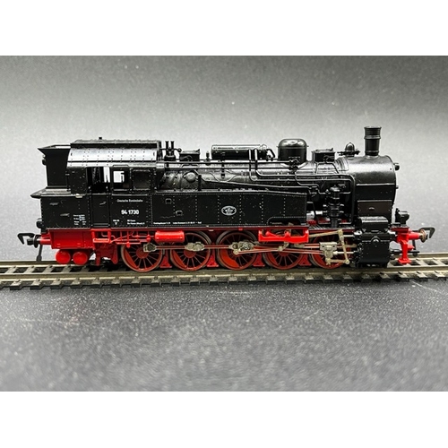 153 - Two HO gauge boxed Fleischmann Locomotives - one Tested Runner
(1200g)
Fleischmann 4175 Class BR 50 ... 