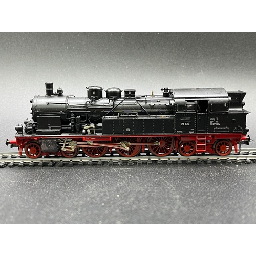 154 - Two HO gauge boxed Fleischmann Locomotives - both Tested Runners
(750g)
Fleischmann 4078 Class BR 78... 