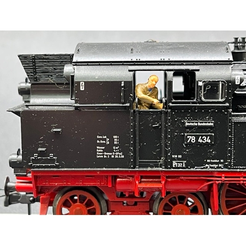 154 - Two HO gauge boxed Fleischmann Locomotives - both Tested Runners
(750g)
Fleischmann 4078 Class BR 78... 