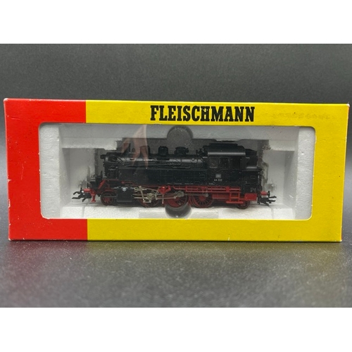 155 - Two HO gauge boxed Fleischmann Locomotives - both Tested Runners
(900g)
Fleischmann 4061 Class BR 62... 