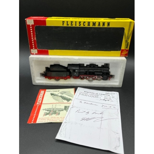 155 - Two HO gauge boxed Fleischmann Locomotives - both Tested Runners
(900g)
Fleischmann 4061 Class BR 62... 