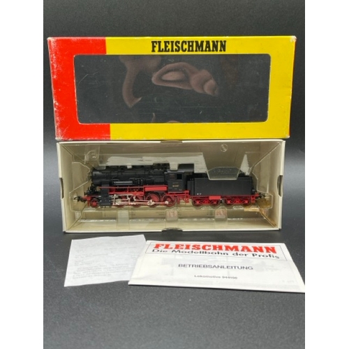 157 - Two HO gauge boxed Fleischmann Locomotives - both Tested Runners
(1000g)
Fleischmann 944156 DRG Br56... 