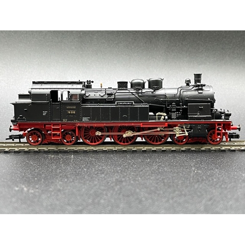 158 - Two HO gauge boxed Fleischmann Locomotives - both Tested Runners
(800g)
Fleischmann 4077 Class 78 4-... 