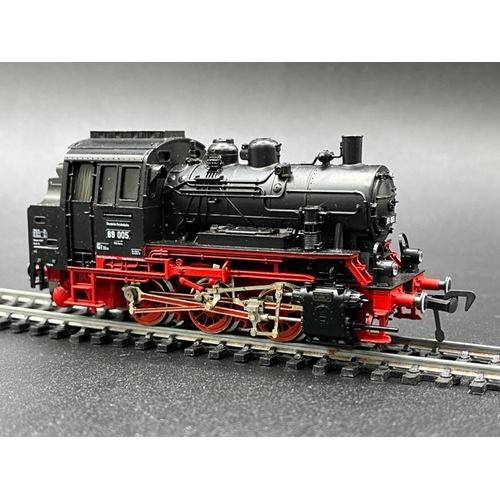 158 - Two HO gauge boxed Fleischmann Locomotives - both Tested Runners
(800g)
Fleischmann 4077 Class 78 4-... 