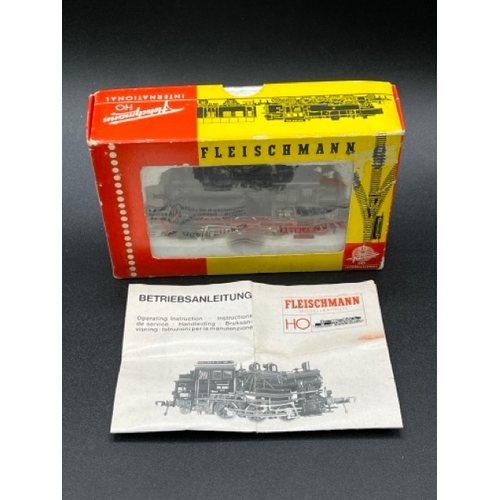 158 - Two HO gauge boxed Fleischmann Locomotives - both Tested Runners
(800g)
Fleischmann 4077 Class 78 4-... 