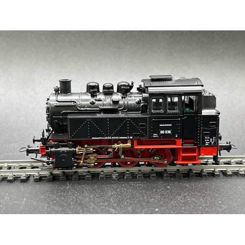 159 - Two HO gauge boxed Locomotives from Roco and Gutzold - both Tested Runners
(800g)
Roco 63338 Class B... 