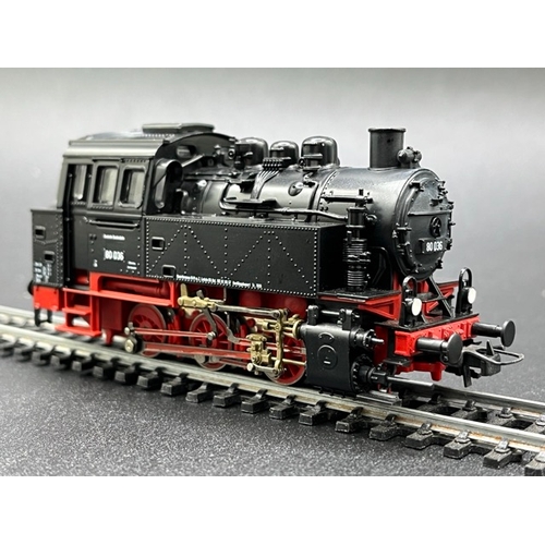 159 - Two HO gauge boxed Locomotives from Roco and Gutzold - both Tested Runners
(800g)
Roco 63338 Class B... 