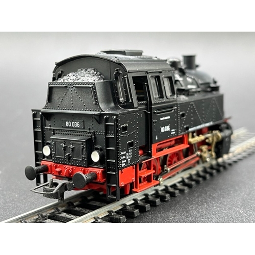 159 - Two HO gauge boxed Locomotives from Roco and Gutzold - both Tested Runners
(800g)
Roco 63338 Class B... 