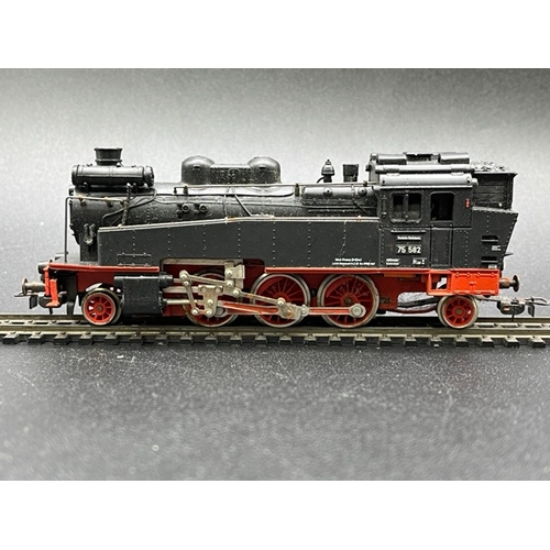 159 - Two HO gauge boxed Locomotives from Roco and Gutzold - both Tested Runners
(800g)
Roco 63338 Class B... 