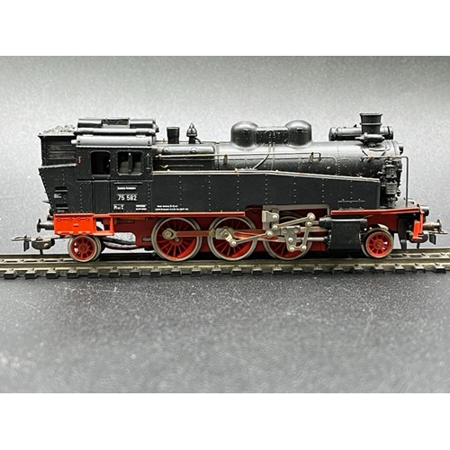 159 - Two HO gauge boxed Locomotives from Roco and Gutzold - both Tested Runners
(800g)
Roco 63338 Class B... 