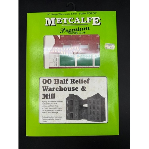 117 - 27 OO/HO Metcalfe Ready Cut Card Kits. (As New and Opened, See photographs).
(11000g). (27).
1 PO202... 