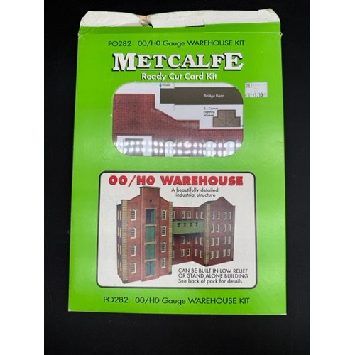 117 - 27 OO/HO Metcalfe Ready Cut Card Kits. (As New and Opened, See photographs).
(11000g). (27).
1 PO202... 