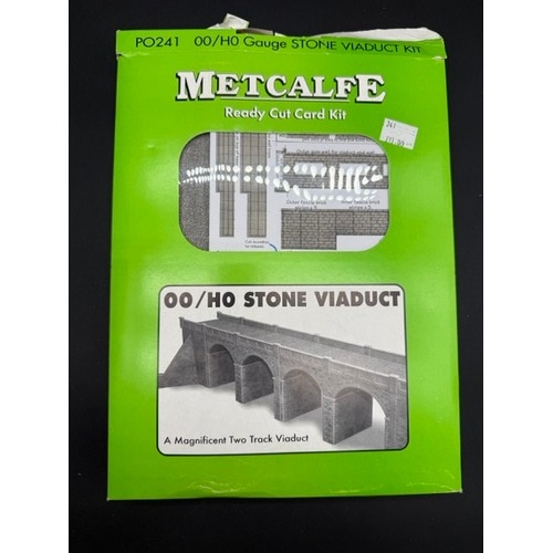 117 - 27 OO/HO Metcalfe Ready Cut Card Kits. (As New and Opened, See photographs).
(11000g). (27).
1 PO202... 