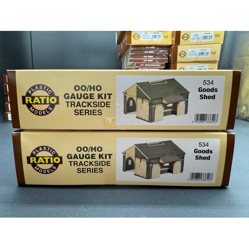 118 - 111 Ratio HO/OO Trackside Scenic Kits As New in Packaging.
(8300g) 
1 x 250 Signal Remote Control
1 ... 