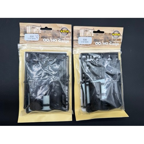 118 - 111 Ratio HO/OO Trackside Scenic Kits As New in Packaging.
(8300g) 
1 x 250 Signal Remote Control
1 ... 