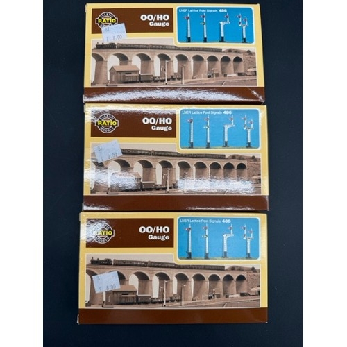 118 - 111 Ratio HO/OO Trackside Scenic Kits As New in Packaging.
(8300g) 
1 x 250 Signal Remote Control
1 ... 