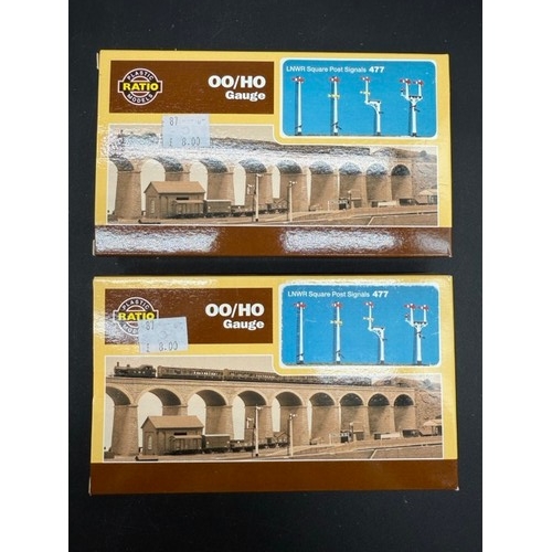 118 - 111 Ratio HO/OO Trackside Scenic Kits As New in Packaging.
(8300g) 
1 x 250 Signal Remote Control
1 ... 