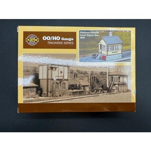 118 - 111 Ratio HO/OO Trackside Scenic Kits As New in Packaging.
(8300g) 
1 x 250 Signal Remote Control
1 ... 