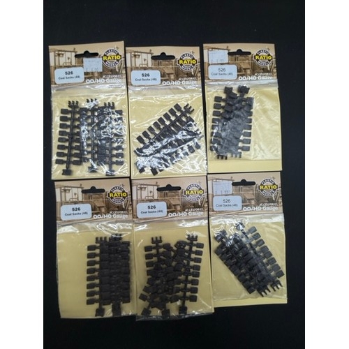 118 - 111 Ratio HO/OO Trackside Scenic Kits As New in Packaging.
(8300g) 
1 x 250 Signal Remote Control
1 ... 