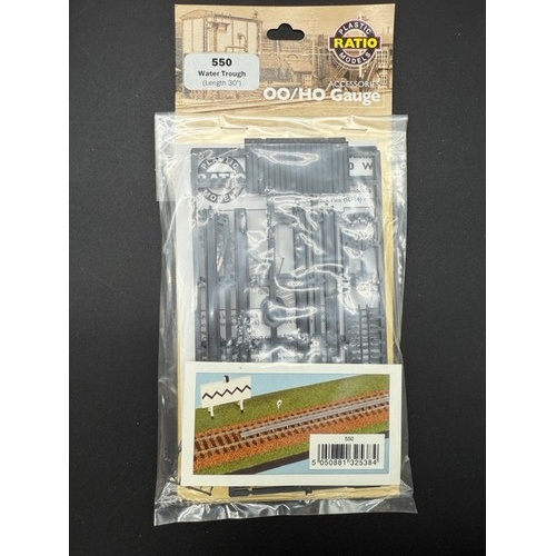 118 - 111 Ratio HO/OO Trackside Scenic Kits As New in Packaging.
(8300g) 
1 x 250 Signal Remote Control
1 ... 