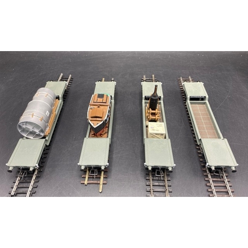 430 - 4 Boxed Bachmann Branchline 33-901C 45 ton bogie well wagon W41973 in BR grey
(700g)
Three with inte... 