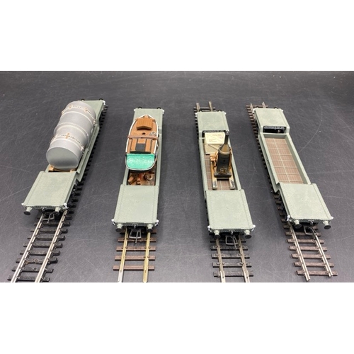 430 - 4 Boxed Bachmann Branchline 33-901C 45 ton bogie well wagon W41973 in BR grey
(700g)
Three with inte... 