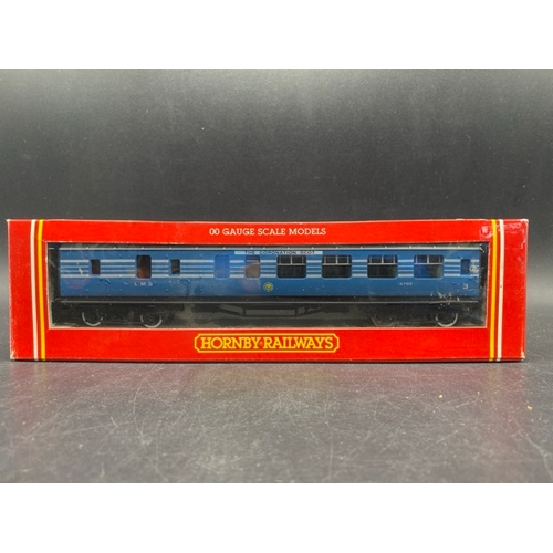 437 - 4 Hornby boxed Rolling stock
(800g)
Hornby R4155 LMS TPO operating Royal mail coach set 30246
Hornby... 