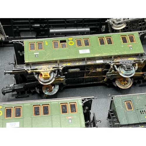 165 - 19 HO Fleischmann and Roco Rolling Stock for Germany, needing attention
(3000g)
Many show corrosion ... 