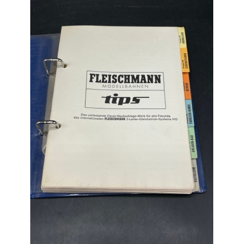 129 - HO Fleischmann Modellbahnen Tips manual, Layout Plans and ten catalogues spanning 1982 to 2003/04
(5... 