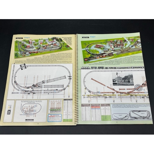 129 - HO Fleischmann Modellbahnen Tips manual, Layout Plans and ten catalogues spanning 1982 to 2003/04
(5... 