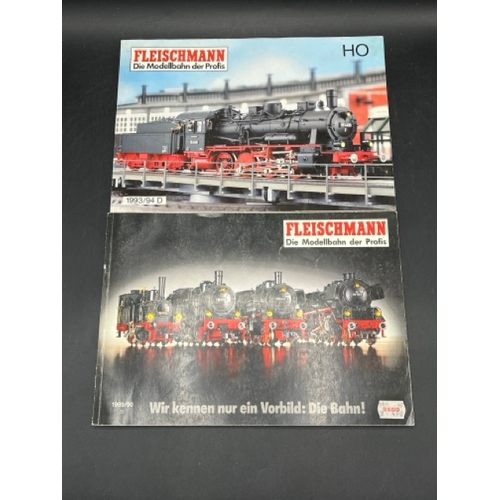 129 - HO Fleischmann Modellbahnen Tips manual, Layout Plans and ten catalogues spanning 1982 to 2003/04
(5... 