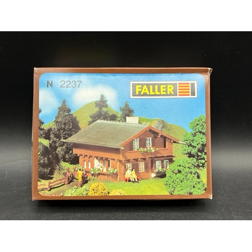 62 - N gauge Trackside Faller kits and un-used figures
(650g)
Faller N2143 Water Tower - sealed
Faller N2... 